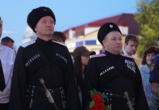 ПАМЯТЬ ПОГИБШИХ В ВЕЛИКОЙ ОТЕЧЕСТВЕННОЙ ВОЙНЕ ПОЧТИЛИ В ТИХОРЕЦКОМ РАЙОНЕ